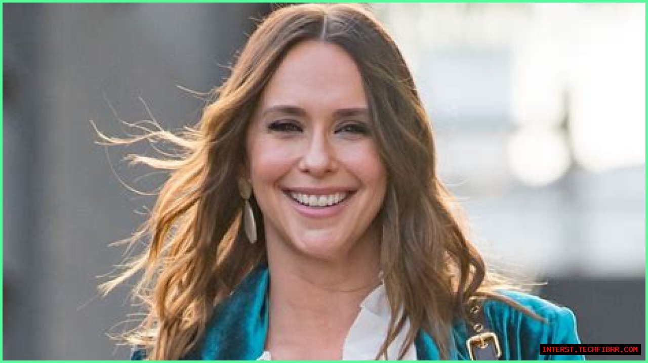 Was Jennifer Hewitt Pregnant While Filming 911?
